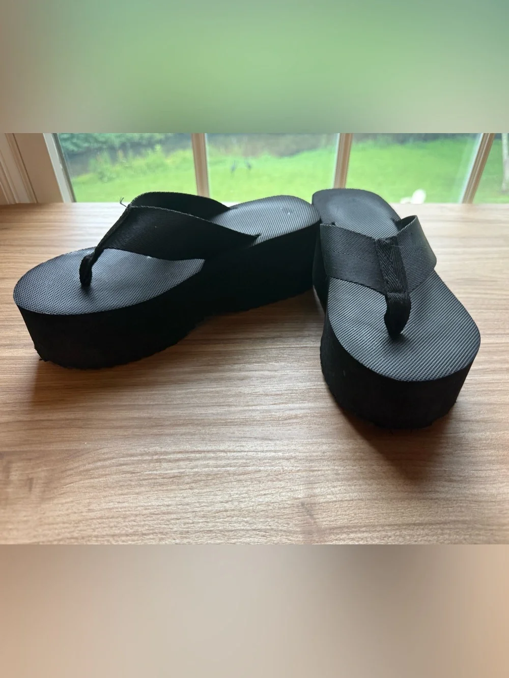 H&M Platform Flip-Flop Sandals in Black